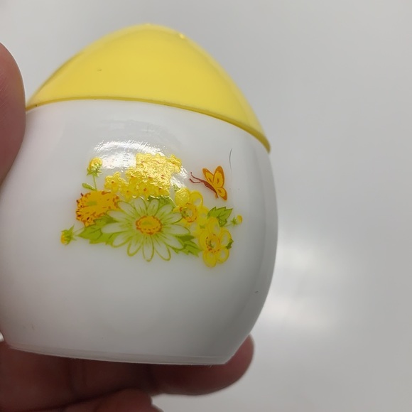 Vintage Avon Daisy Egg Shaped Salt Pepper Shakers - Picture 6 of 8